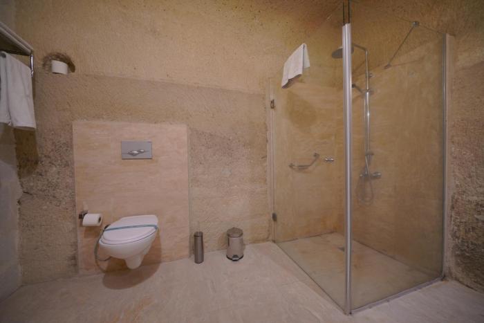 salkim cave house