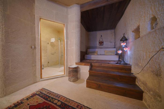 salkim cave house