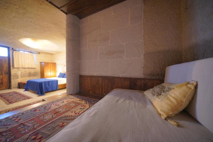 salkim cave house
