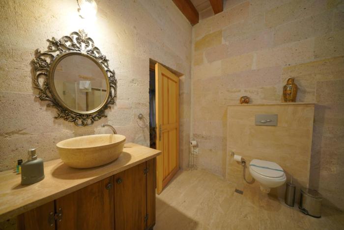 salkim cave house