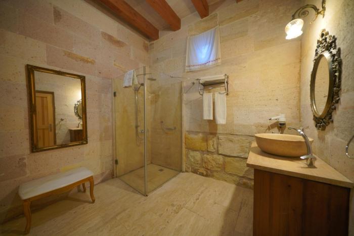 salkim cave house
