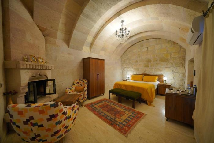 salkim cave house