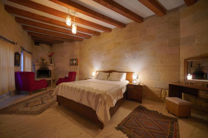 salkim cave house