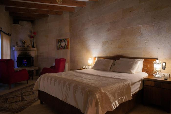 salkim cave house