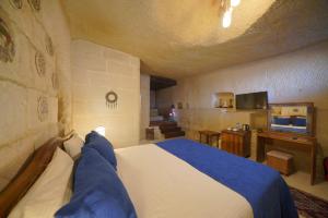 salkim cave house