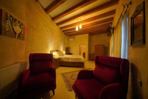 salkim cave house