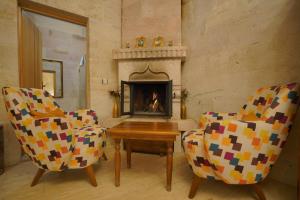 salkim cave house