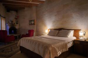 salkim cave house