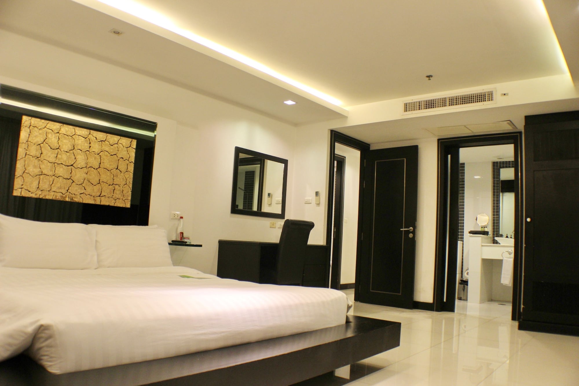 nova suites pattaya by compass hospitality