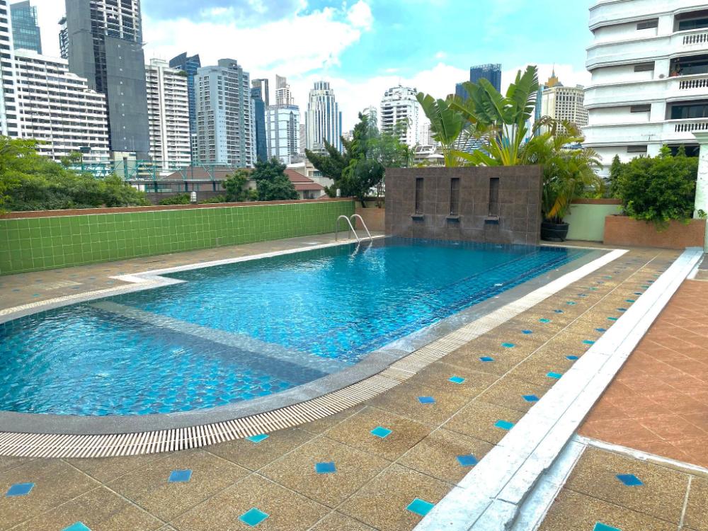 woraburi sukhumvit hotel and resort