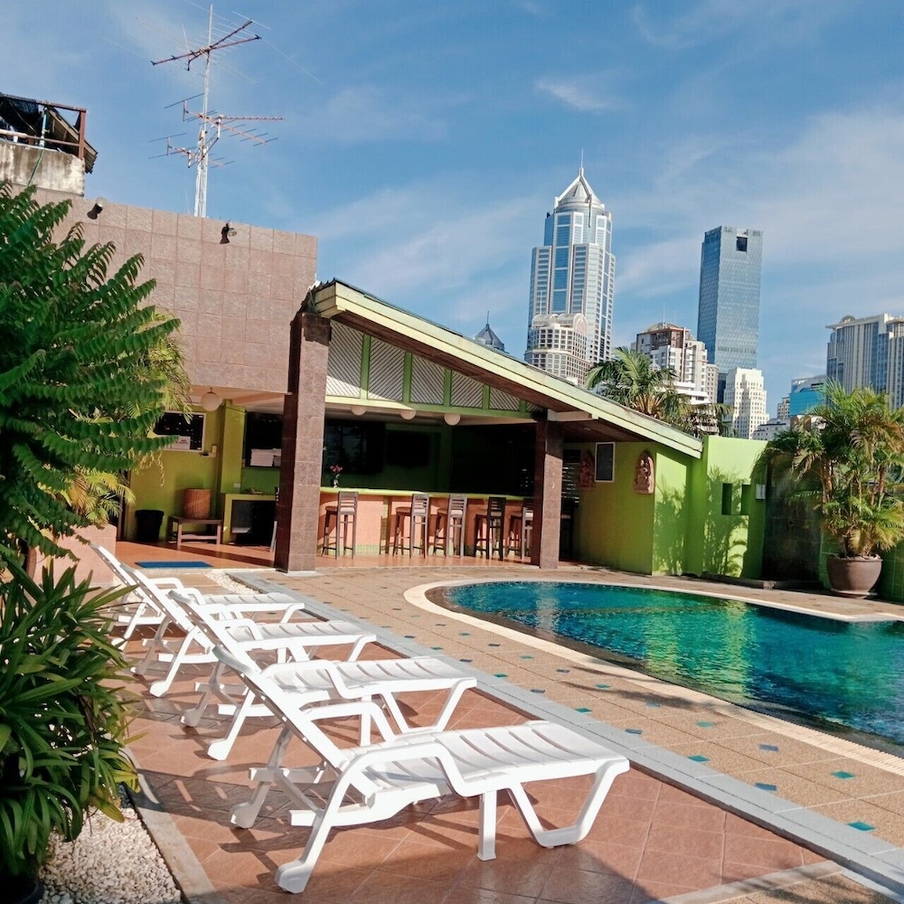 woraburi sukhumvit hotel and resort