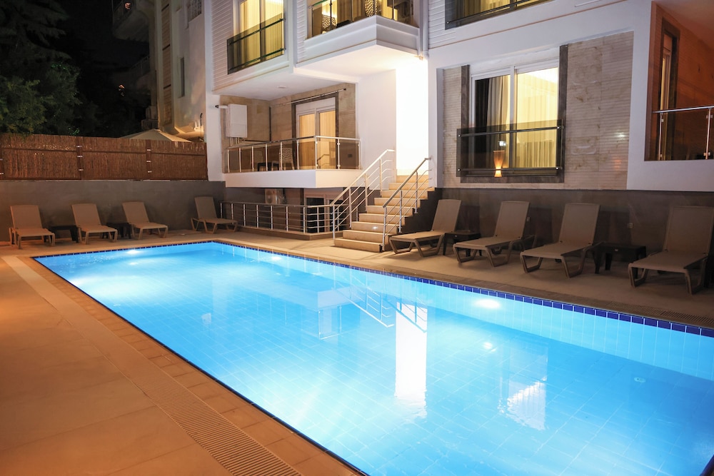 livia luxury apart hotel