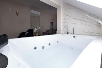 livia luxury apart hotel