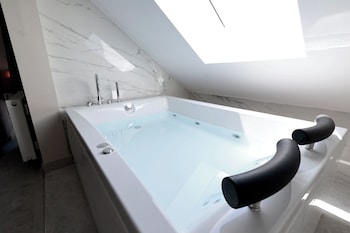 livia luxury apart hotel