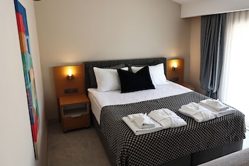 livia luxury apart hotel