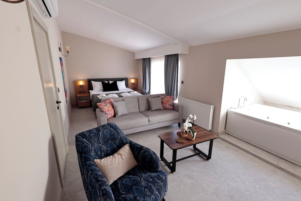 livia luxury apart hotel