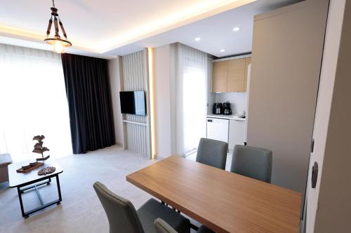 livia luxury apart hotel