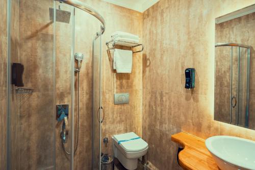 roof 264 hotel and suites