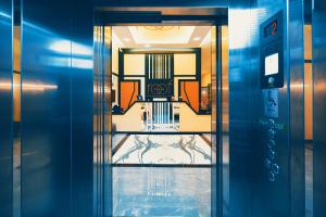 roof 264 hotel and suites