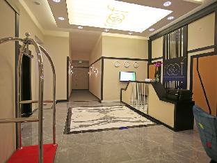 roof 264 hotel and suites