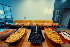 roof 264 hotel and suites