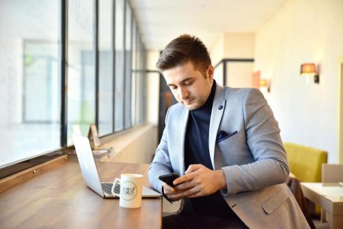 roof 264 hotel and suites