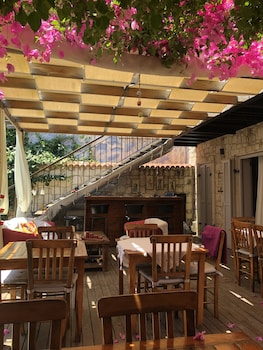 alacati cona otel