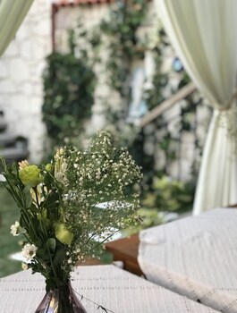 alacati cona otel
