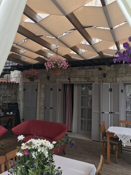 alacati cona otel