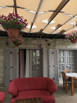 alacati cona otel