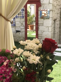 alacati cona otel