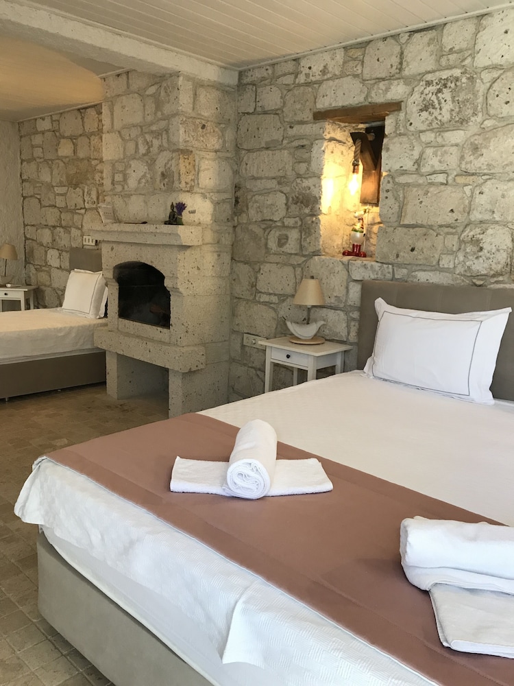 alacati cona otel