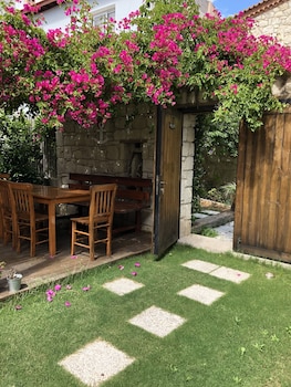 alacati cona otel