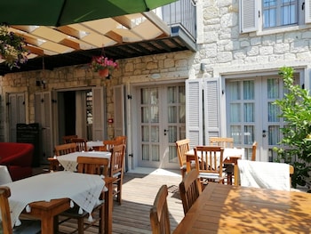 alacati cona otel