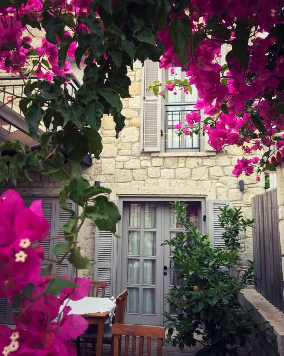 alacati cona otel