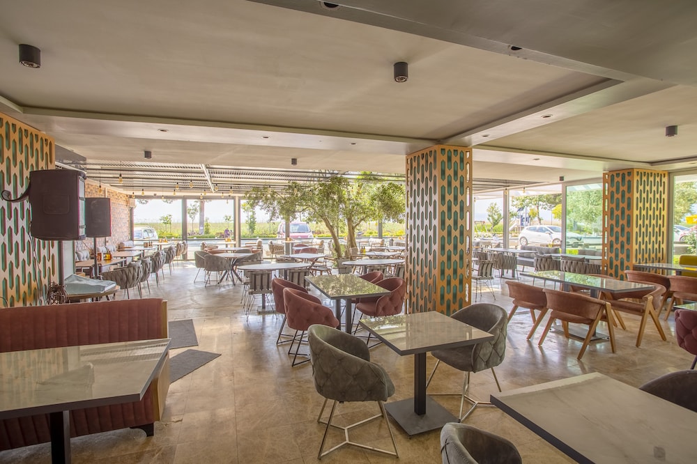 hotel zeytin bahcesi