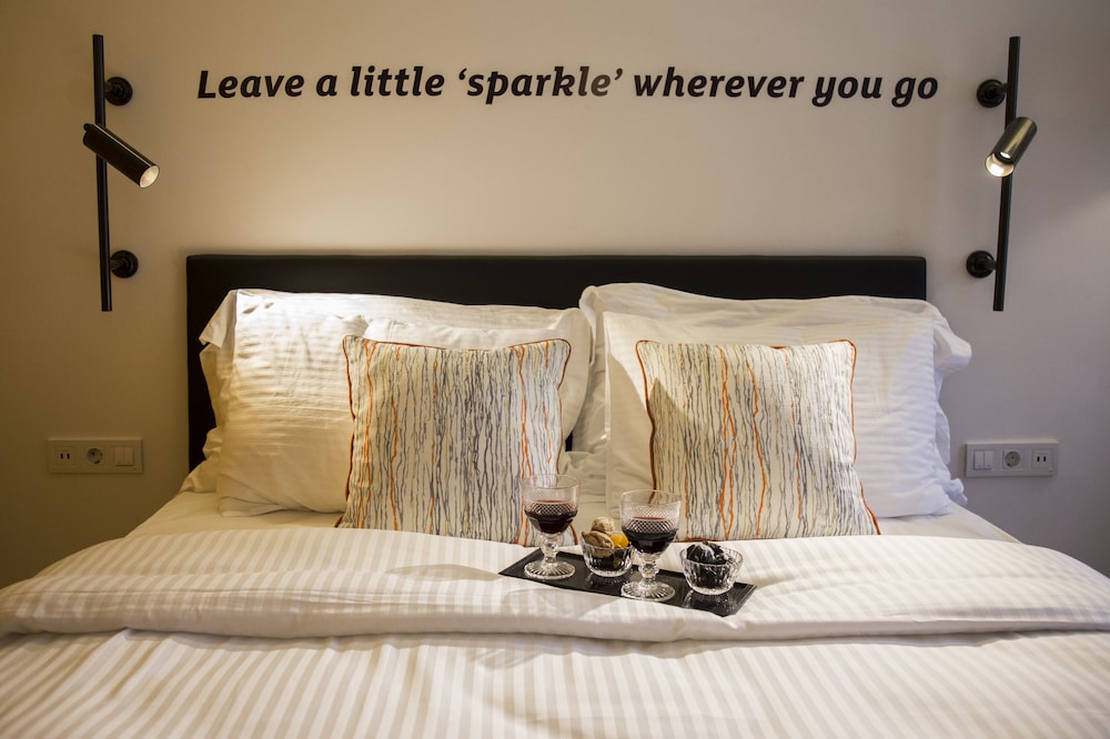 sparkle hotel