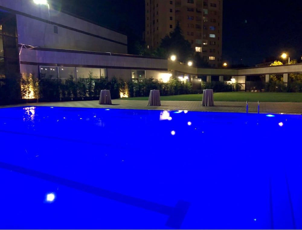 hotel excellence inn