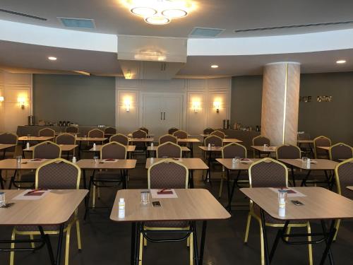 hotel excellence inn