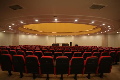 hotel excellence inn