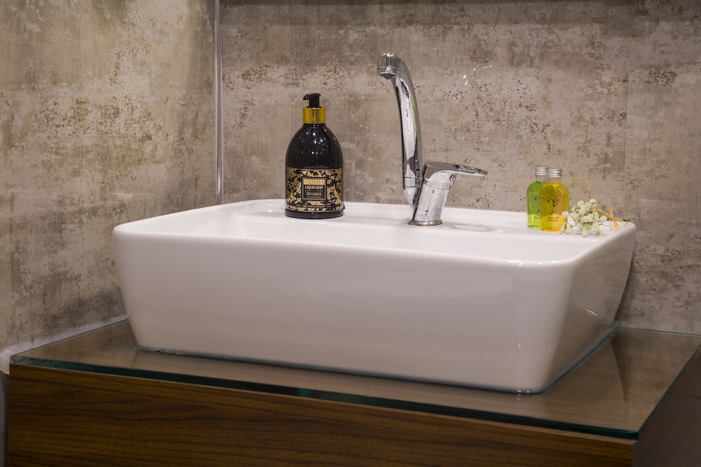 maxuite hotel in home