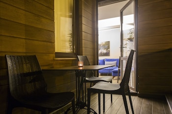 maxuite hotel in home