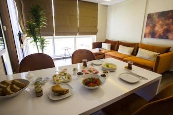 maxuite hotel in home