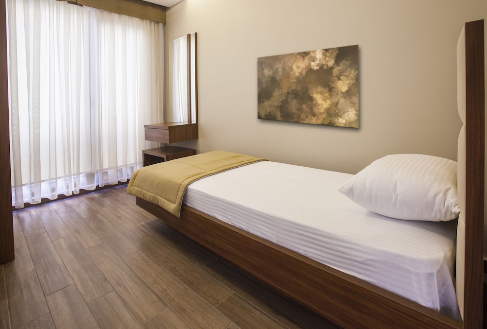 maxuite hotel in home