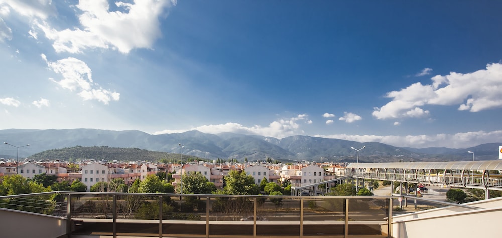 maxuite hotel in home