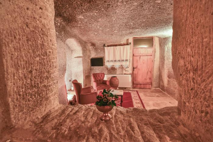 mosaic cave hotel