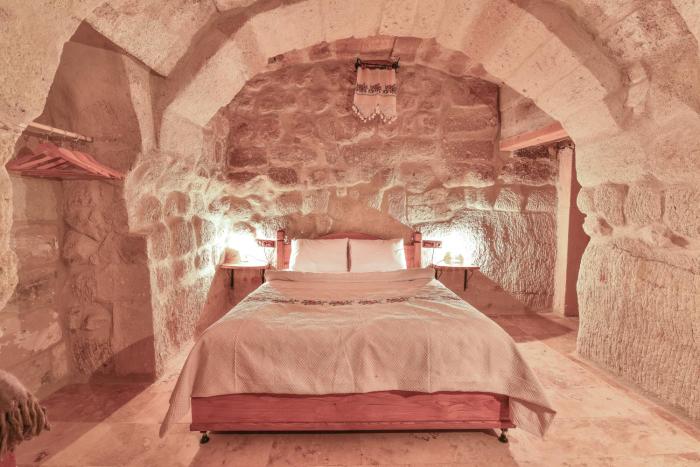 mosaic cave hotel