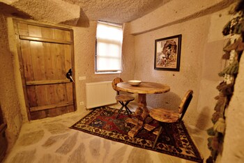 valley inn cave hotel