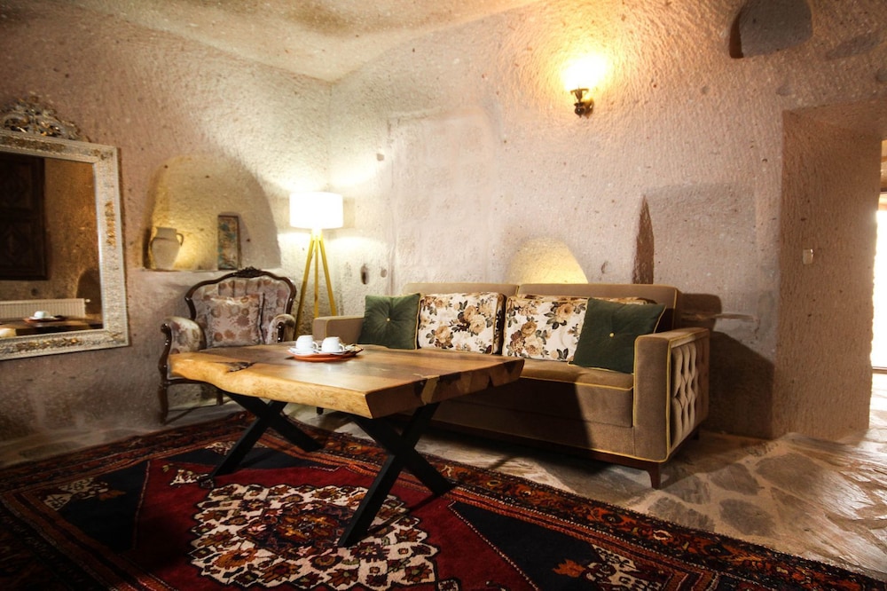 valley inn cave hotel