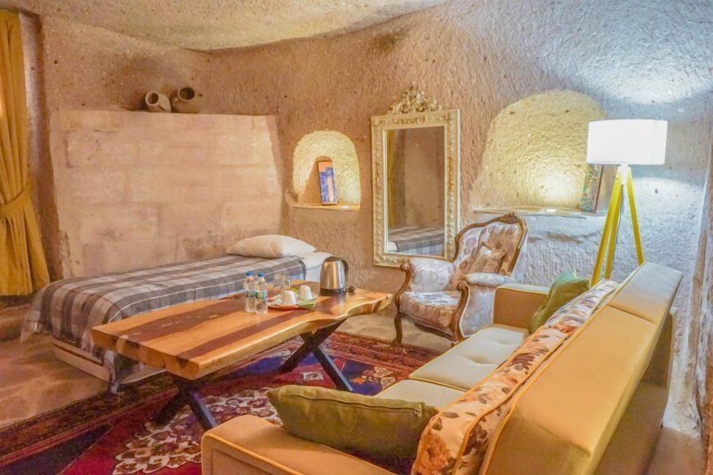 valley inn cave hotel